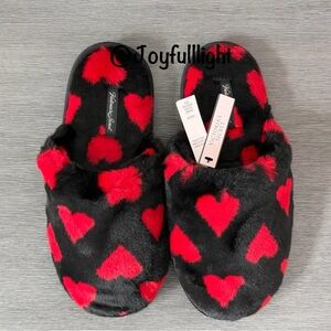 NEW Medium VS PLUSH RED & BLACK HEARTS SLIPPERS